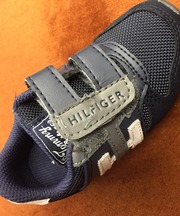 ベビーシューズ 13㎝くらい 紺色 トミーフィルフィガー マジックテープの画像