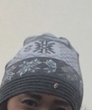 グレーのニット帽の画像