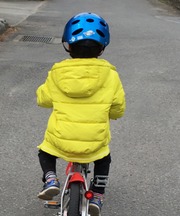 黄色いジャンパー １３０ｃｍの画像