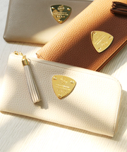 ATAO・ベージュ色の革製長財布の画像