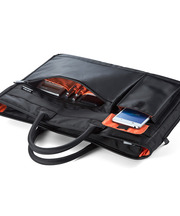 黒いビジネスバック（中には貴重品も…）の画像