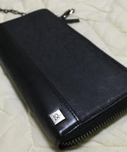 黒い長財布 Calvin Kleinの画像