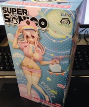 フィギュアが入った紙袋の画像