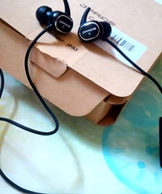 ポーチ イヤホンの画像