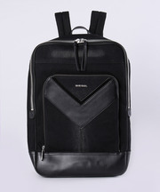 diselの黒のリュックサックの画像