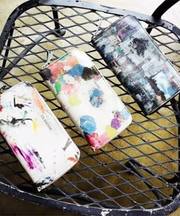 白地にペイントの財布ですの画像