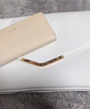 4℃の薄ピンクの長財布の画像